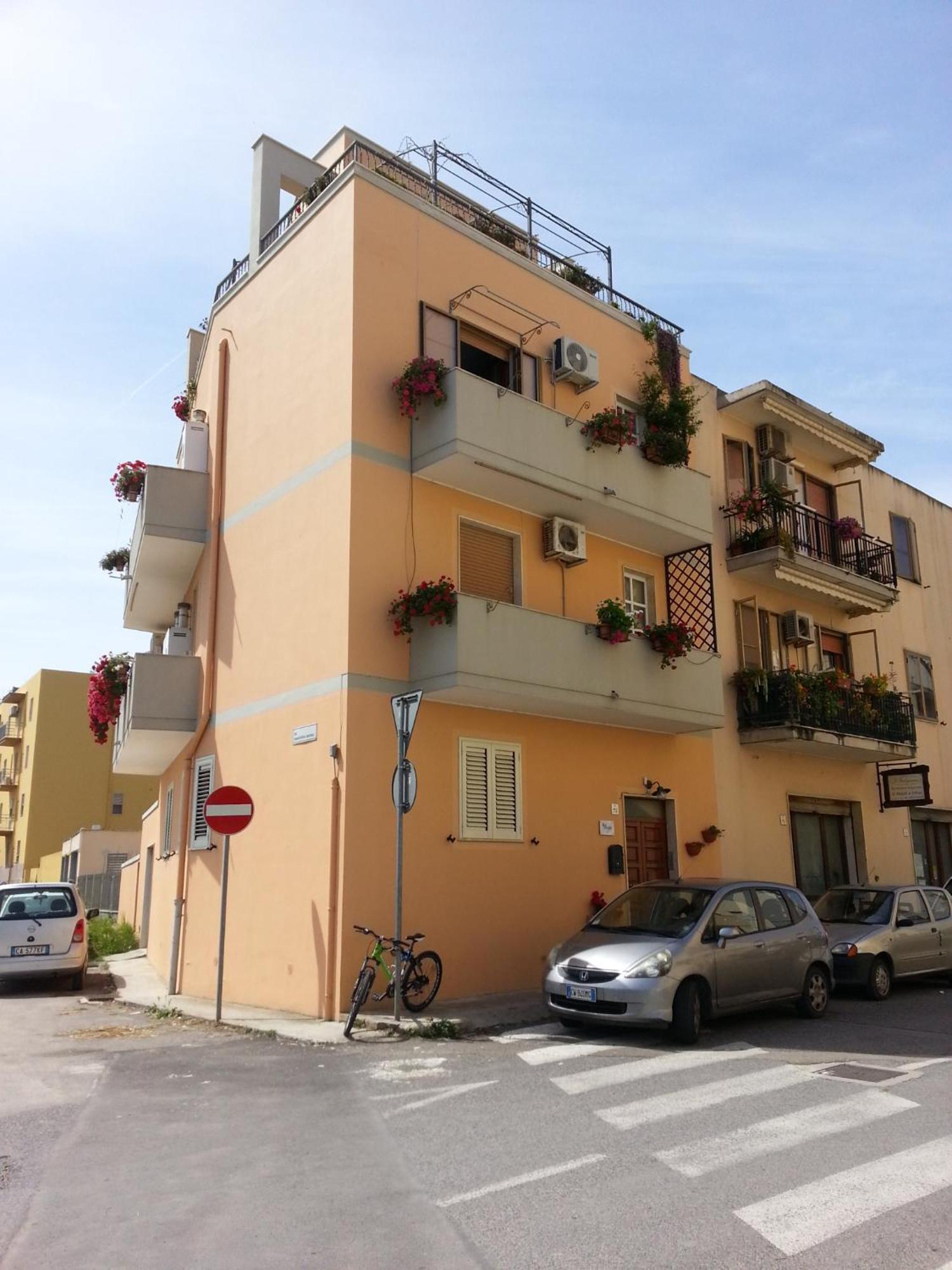 Blue Dolphin Guest House Alghero Exteriör bild
